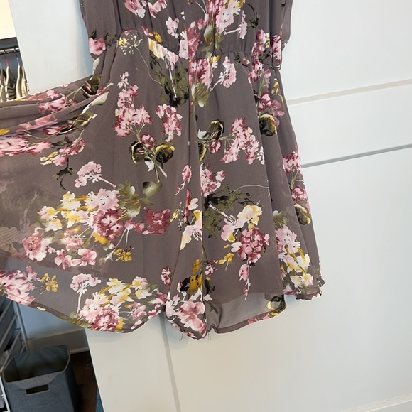 FLORAL ROMPER - Picture 3 of 6